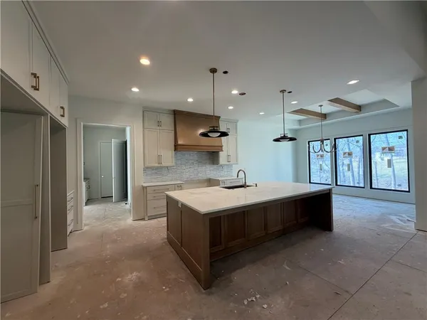 $1,699,999 | 7260 Northwest Pampas Lane, Parkville, MO 64152