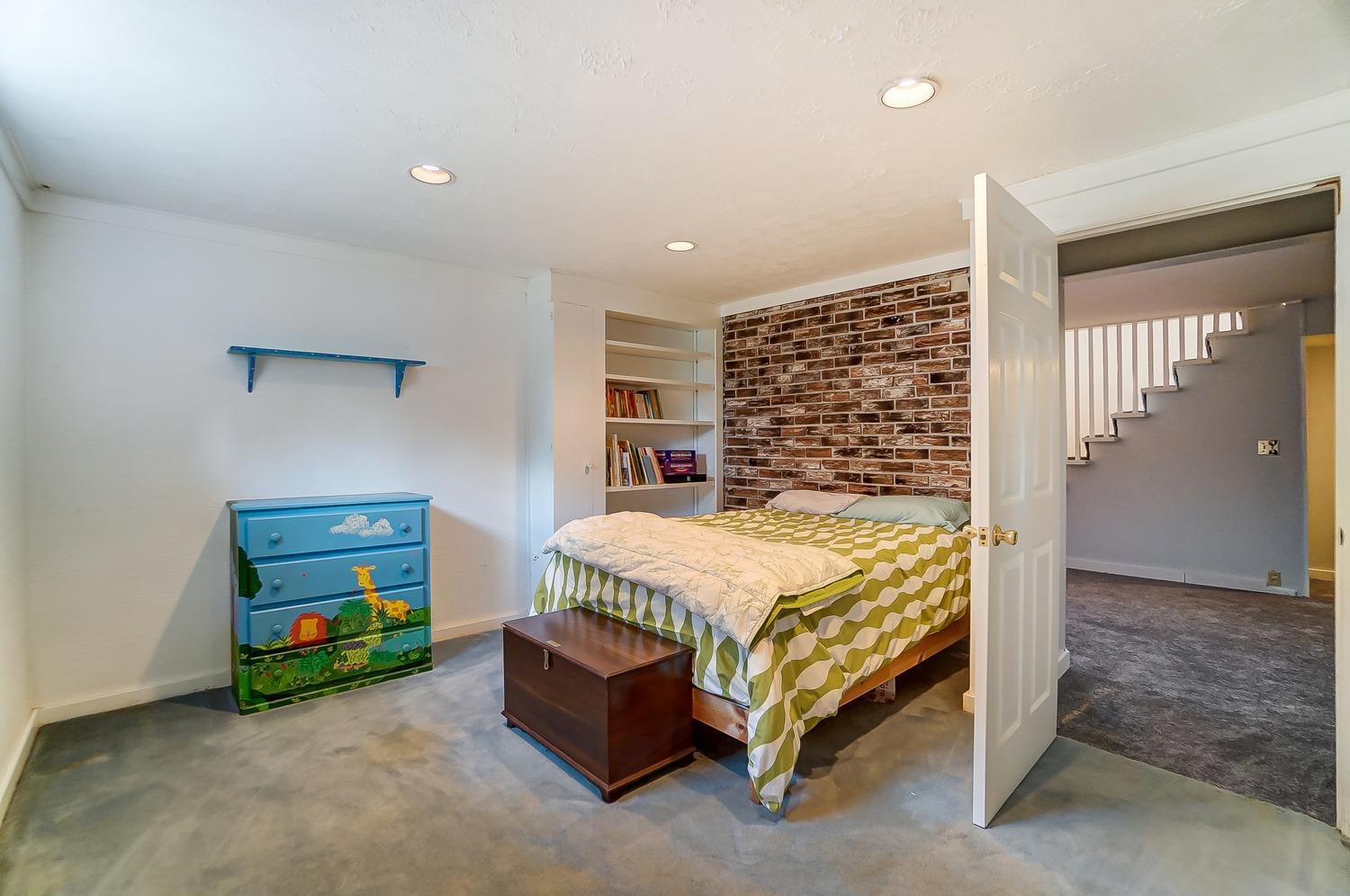 854 Ackley Road Cincinnati, OH 45255 - Photo 21 of 37 Gallery Image 21