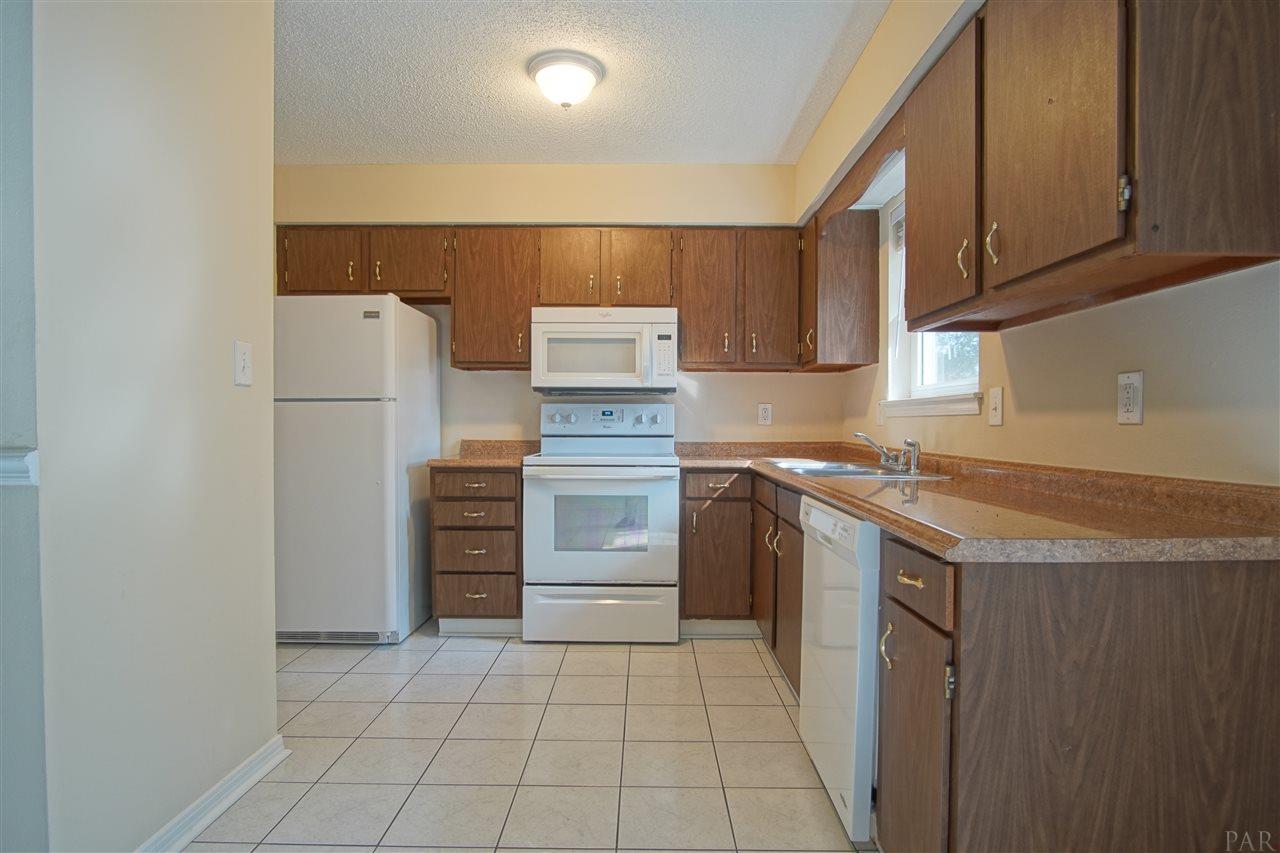 5688 Muldoon Road Pensacola, FL 32526 - Photo 4 of 23