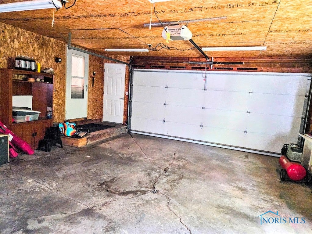 10663 Rosebrook Road Defiance, OH 43512 - Photo 31 of 48 2 car attached garage