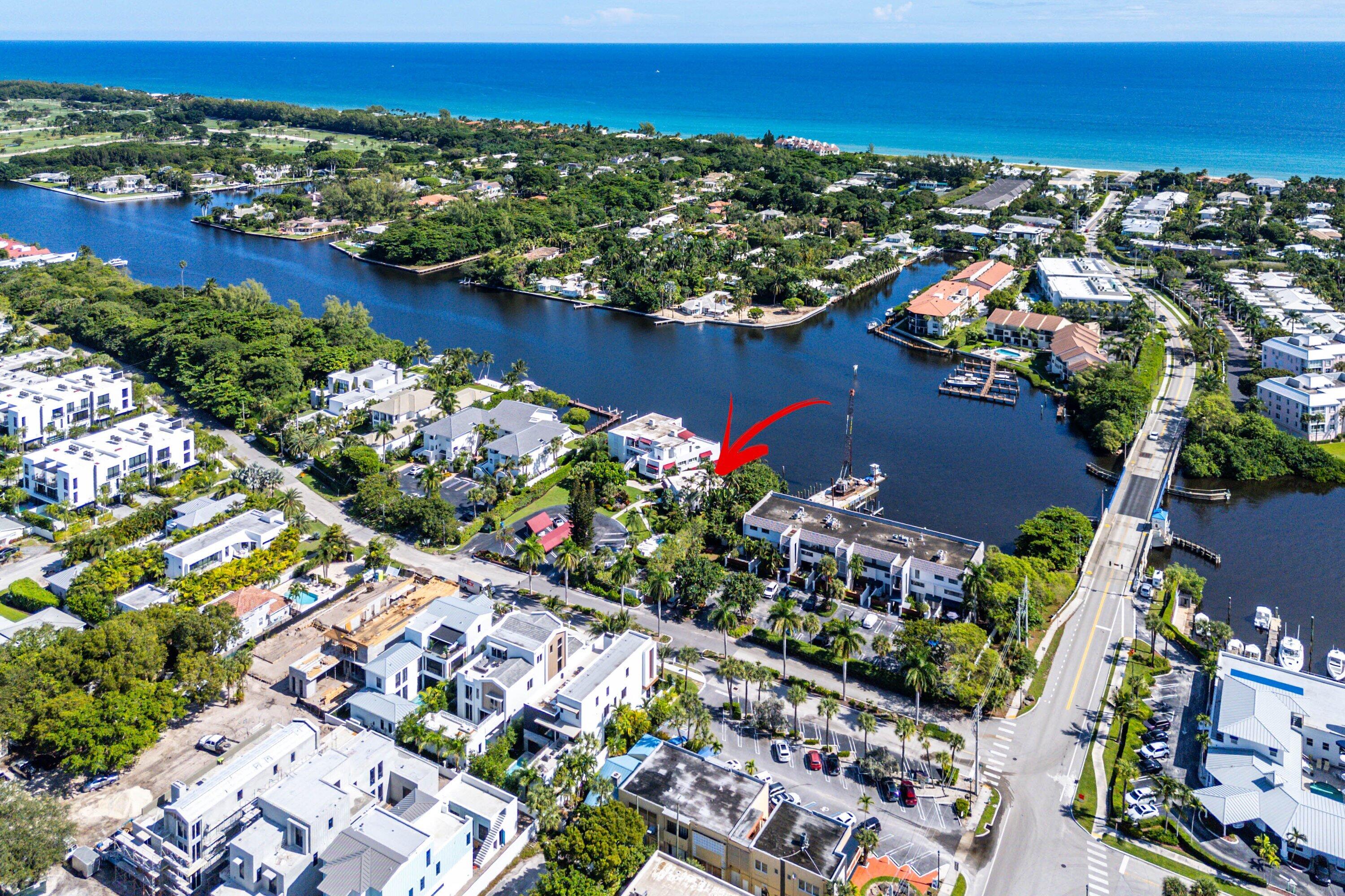 811 Palm Trail Delray Beach, FL 33483 - Photo 56 of 57 view of city and ocean