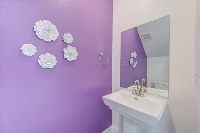 $2,000 | 8964 Zurcher Lane, Houston, TX 77080