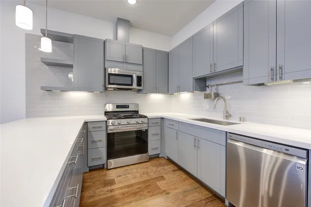 $2,000 | 8964 Zurcher Lane, Houston, TX 77080