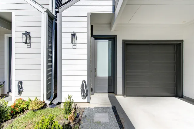 $2,000 | 8964 Zurcher Lane, Houston, TX 77080