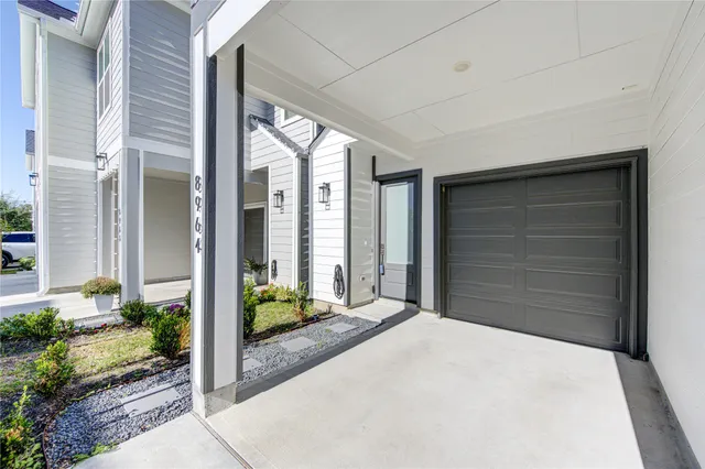 $2,000 | 8964 Zurcher Lane, Houston, TX 77080