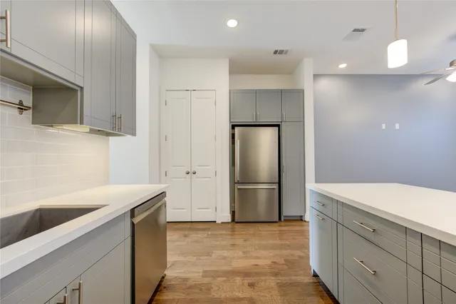 $2,000 | 8964 Zurcher Lane, Houston, TX 77080