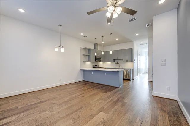 $2,000 | 8964 Zurcher Lane, Houston, TX 77080