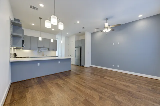 $2,000 | 8964 Zurcher Lane, Houston, TX 77080