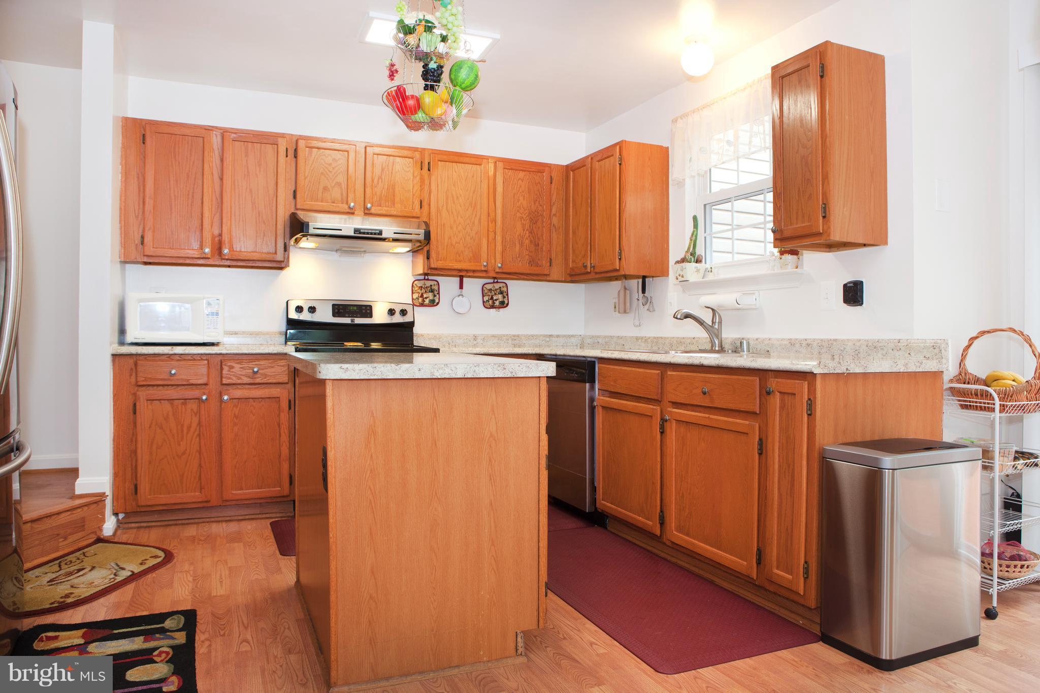 11 Spring Street Gaithersburg, MD 20877 - Photo 5 of 23 Kitchen