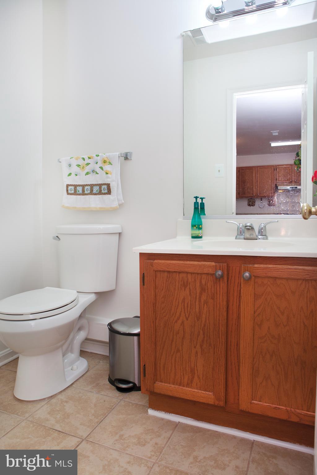 11 Spring Street Gaithersburg, MD 20877 - Photo 8 of 23 Bath