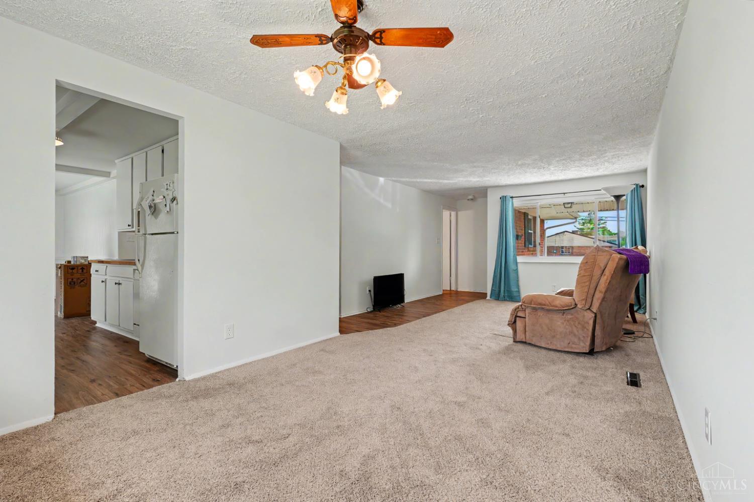 12093 Benadir Road Springdale, OH 45246 - Photo 4 of 29 Gallery Image 4