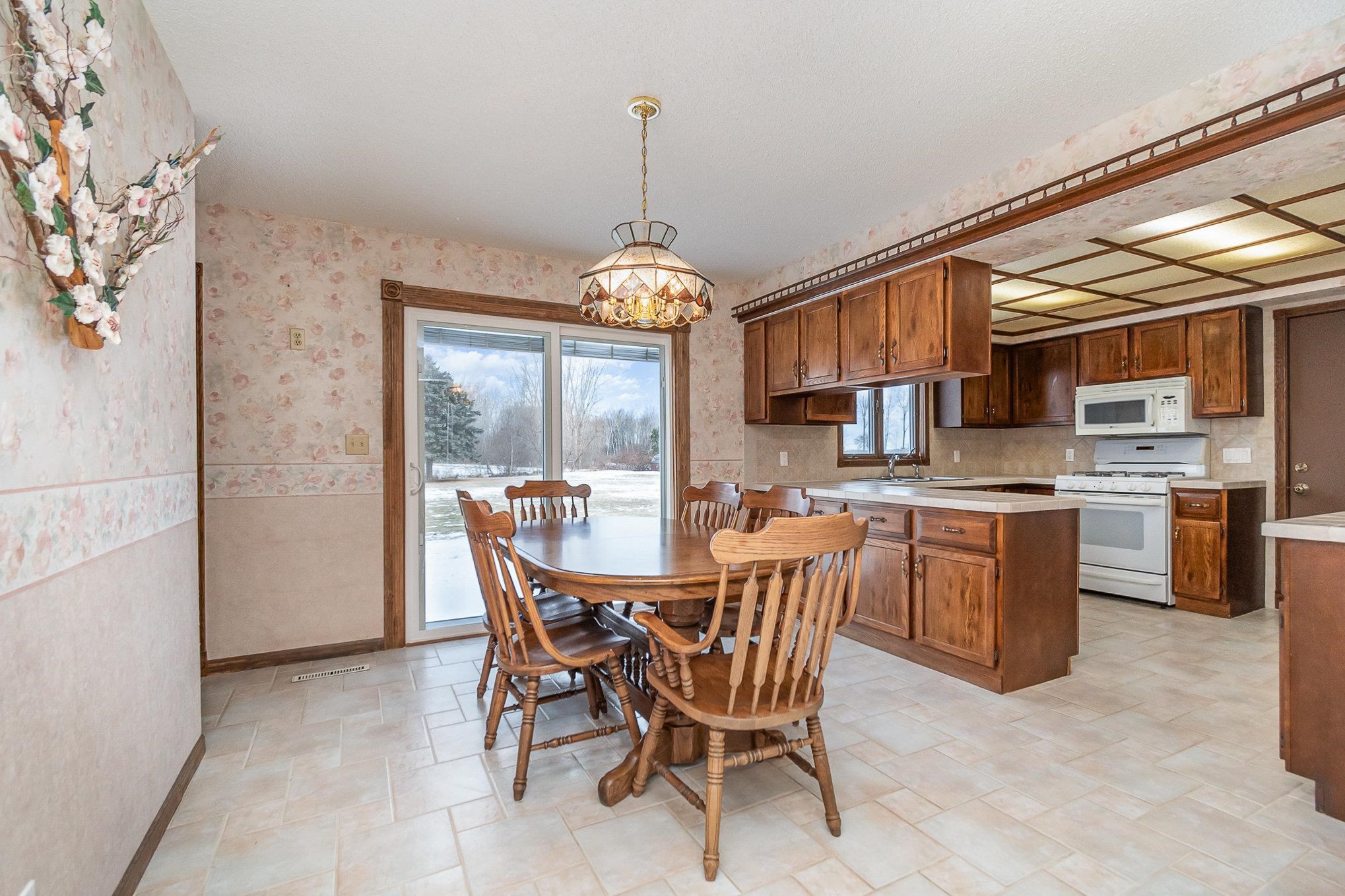 1412 West Seidlers Road Auburn, MI 48611 - Photo 5 of 24 Gallery Image 5