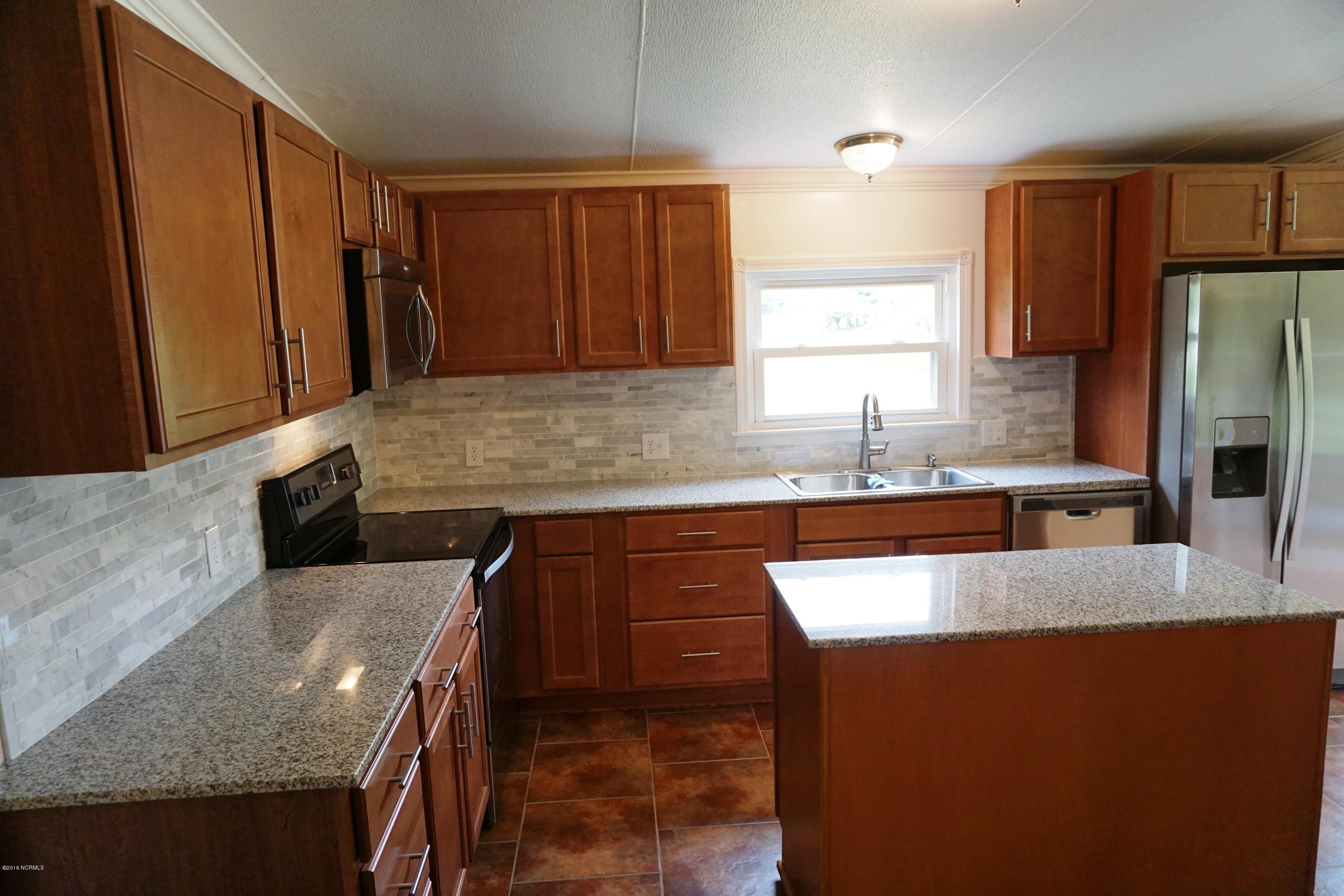 987 Five Mile Road Richlands, NC 28574 - Photo 12 of 32 DSC00528