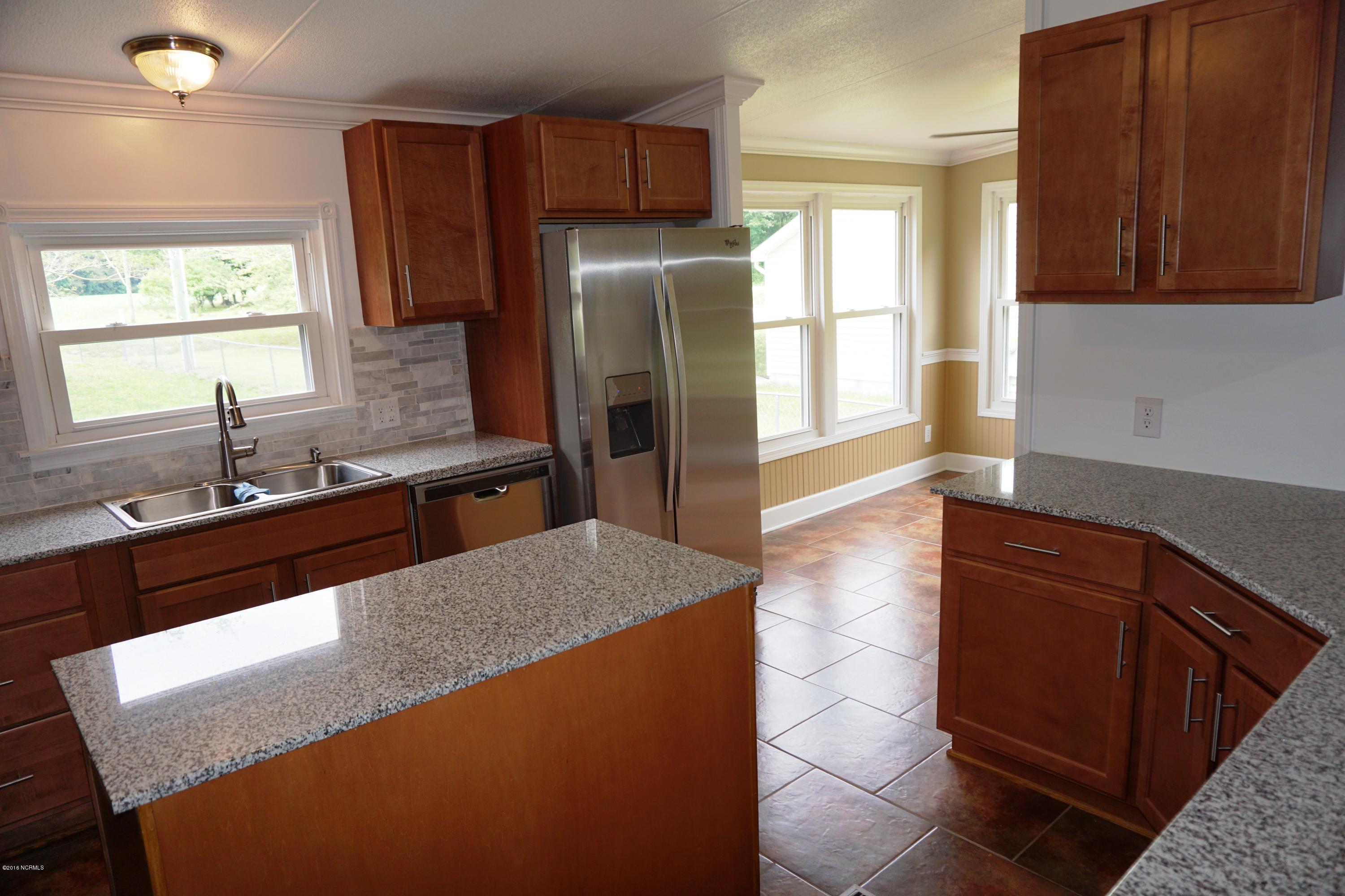 987 Five Mile Road Richlands, NC 28574 - Photo 13 of 32 DSC00530
