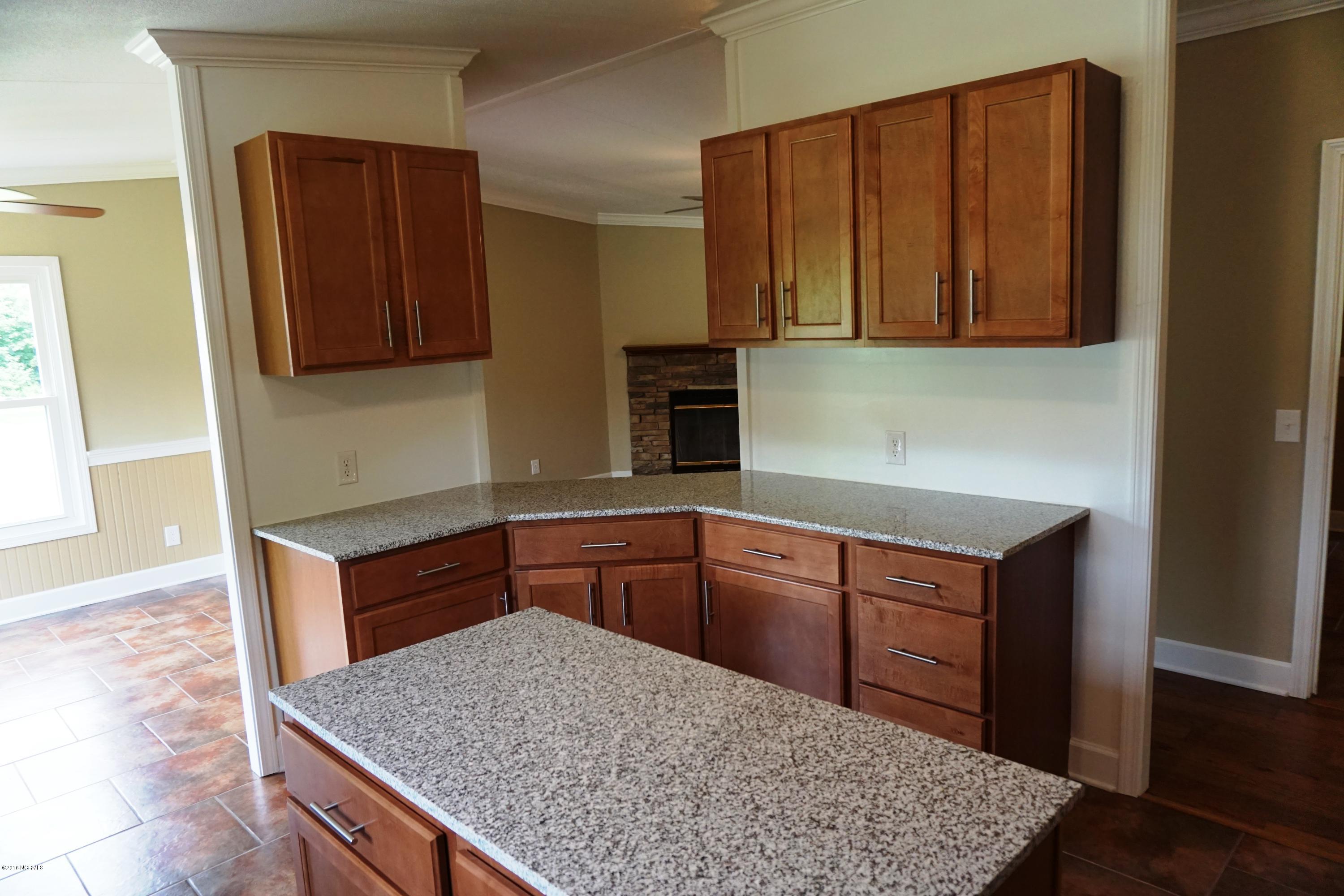 987 Five Mile Road Richlands, NC 28574 - Photo 14 of 32 DSC00531