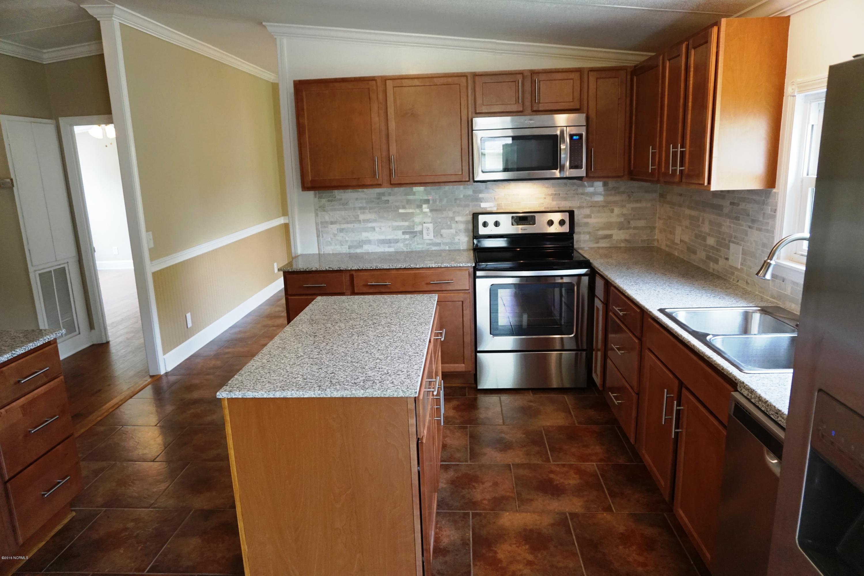 987 Five Mile Road Richlands, NC 28574 - Photo 15 of 32 DSC00532