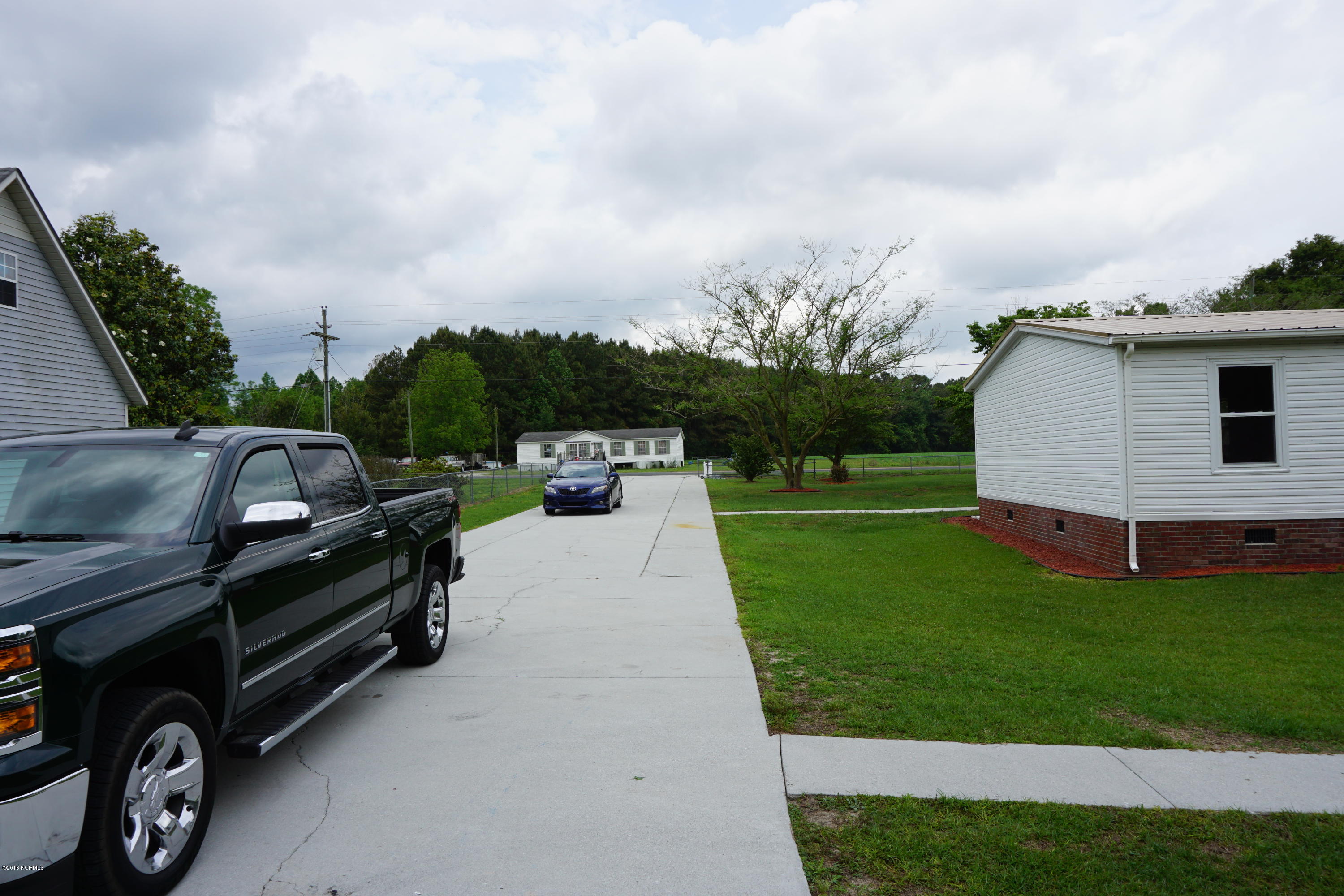 987 Five Mile Road Richlands, NC 28574 - Photo 8 of 32 DSC00558
