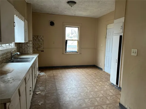 $115,000 | 65-67 Lake View Park, Rochester, NY 14613