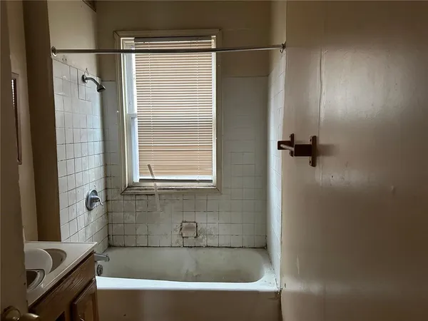 $115,000 | 65-67 Lake View Park, Rochester, NY 14613