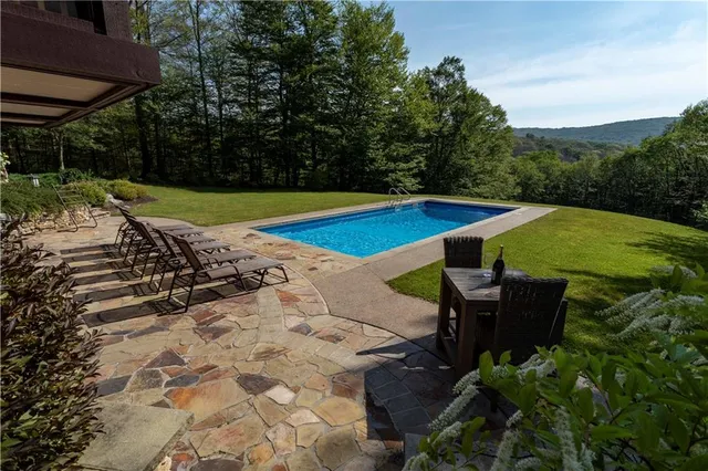 $1,495,000 | 470 Pheasant Run Lane, Champion, PA 15622