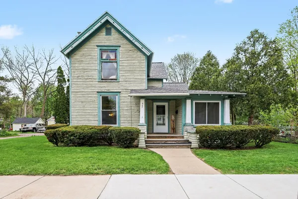 $260,000 | 527 North Monroe Street, Lowell, MI 49331