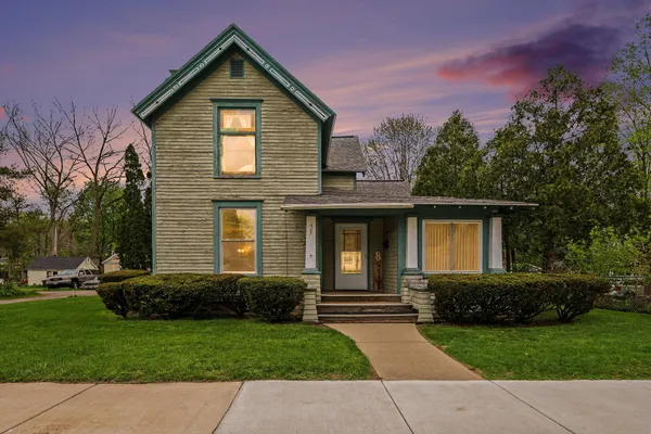 $260,000 | 527 North Monroe Street, Lowell, MI 49331