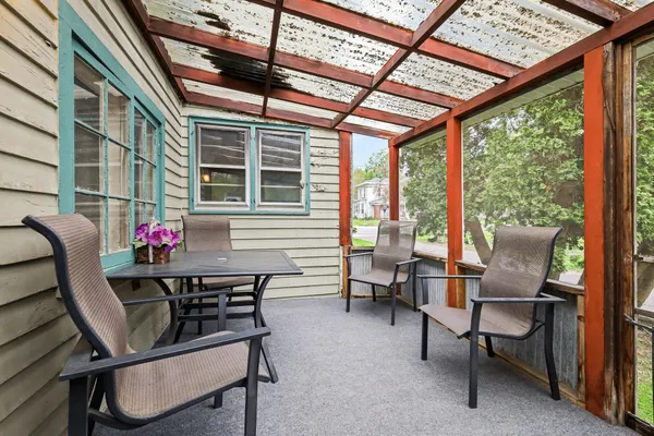 $260,000 | 527 North Monroe Street, Lowell, MI 49331
