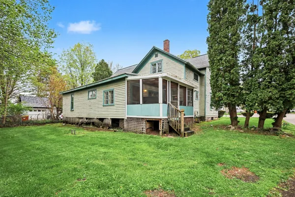 $260,000 | 527 North Monroe Street, Lowell, MI 49331