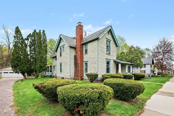 $260,000 | 527 North Monroe Street, Lowell, MI 49331