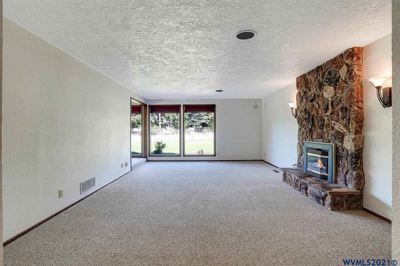 5305 Radell Court Southeast Salem, OR 97317 - Photo 10 of 42