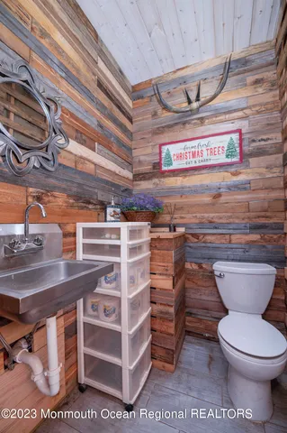 a view of a golf course