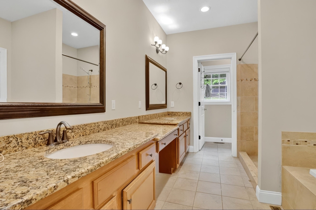 32 Bissonnette Circle Southampton, MA 01073 - Photo 17 of 38