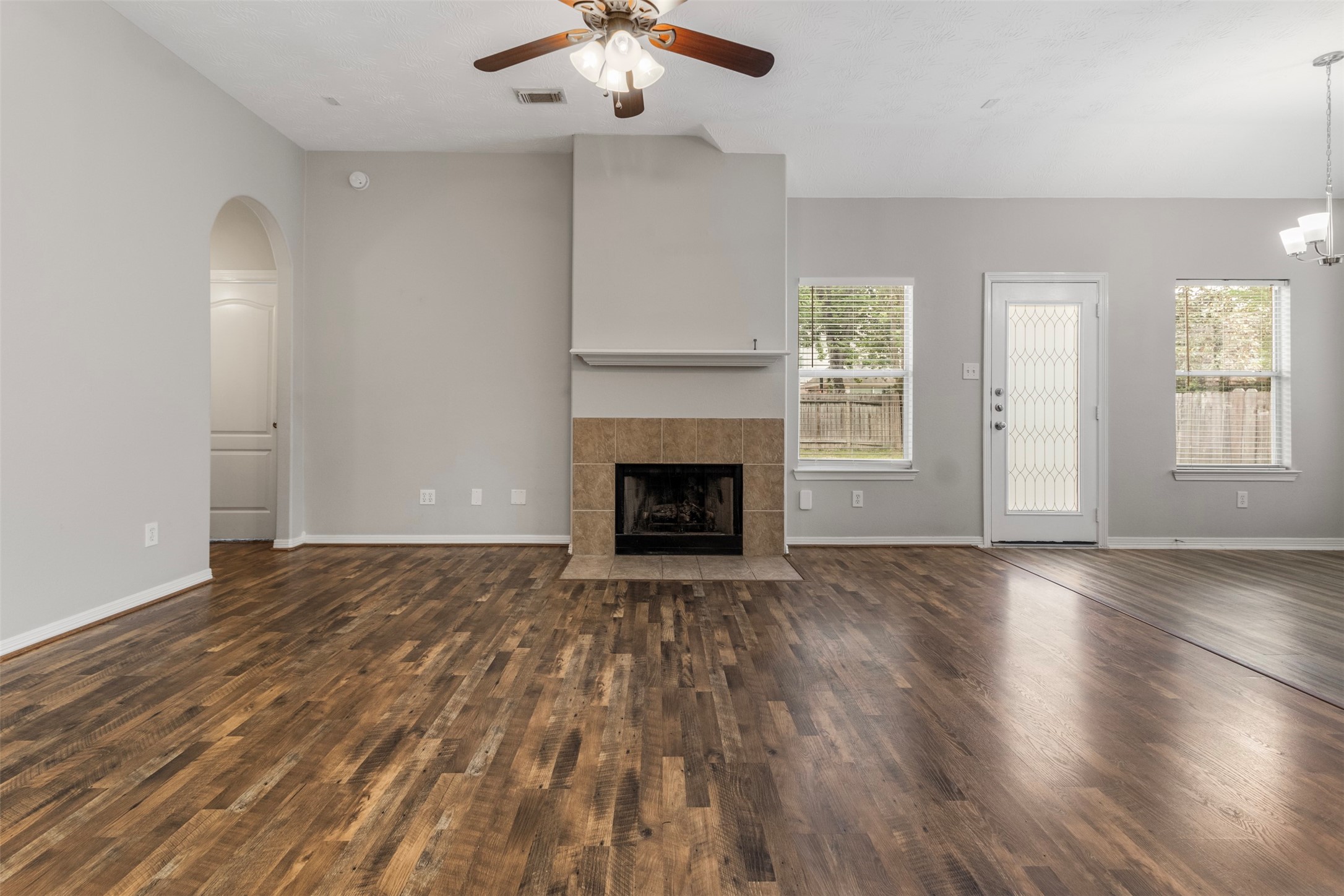 2222 Valley View Crossing Conroe, TX 77304 - Photo 6 of 23