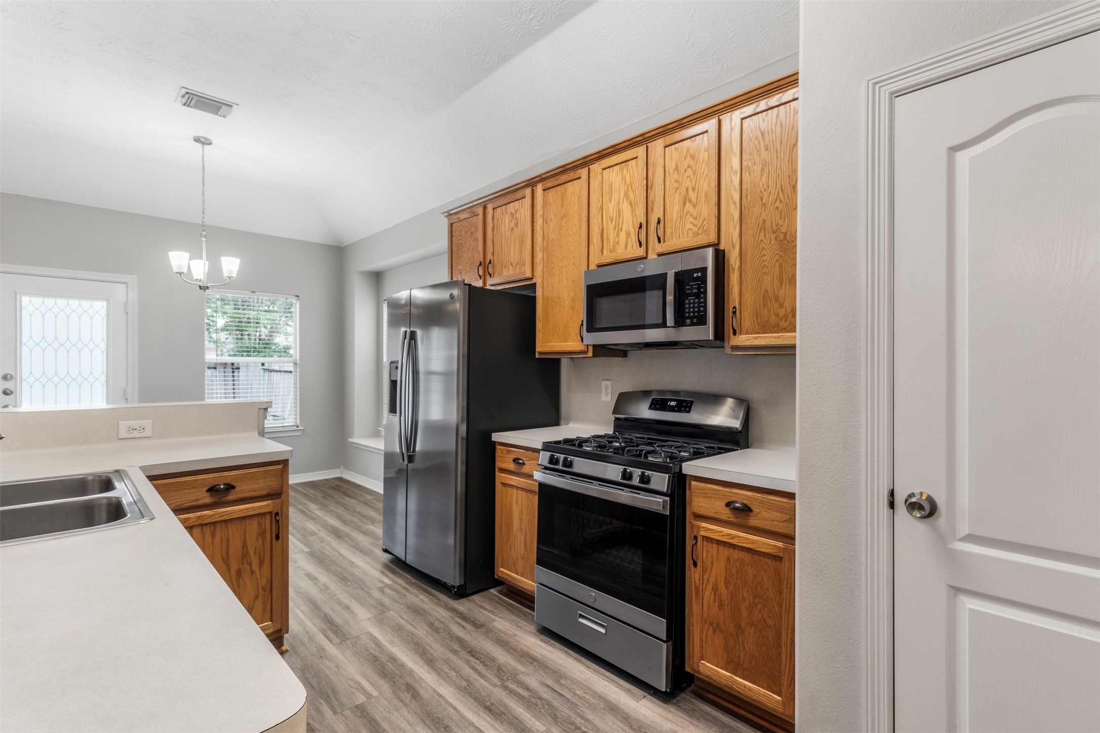 2222 Valley View Crossing Conroe, TX 77304 - Photo 10 of 23