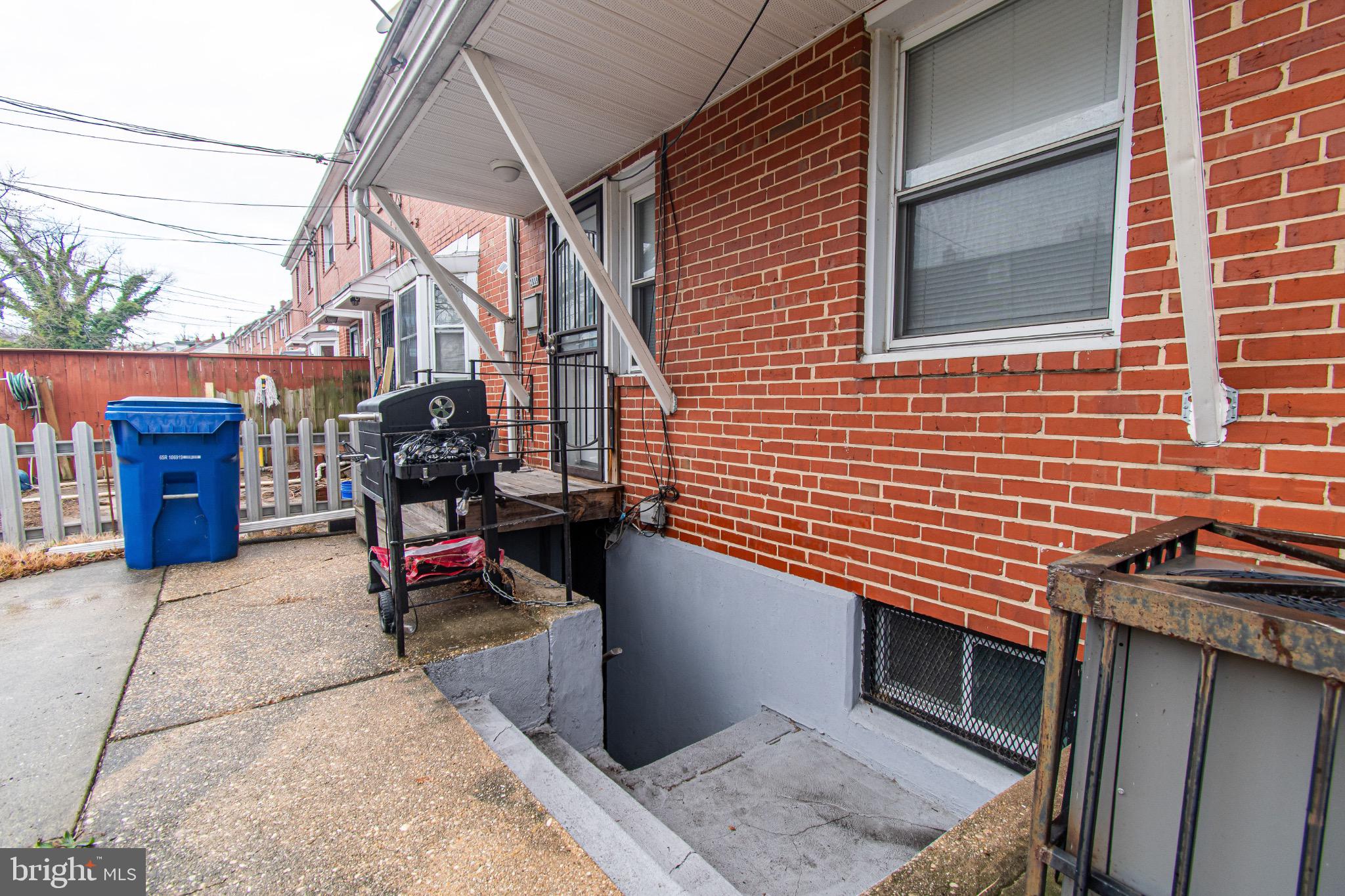 2039 Hillenwood Road Baltimore, MD 21239 - Photo 14 of 15 Private exterior entrance to basement studio