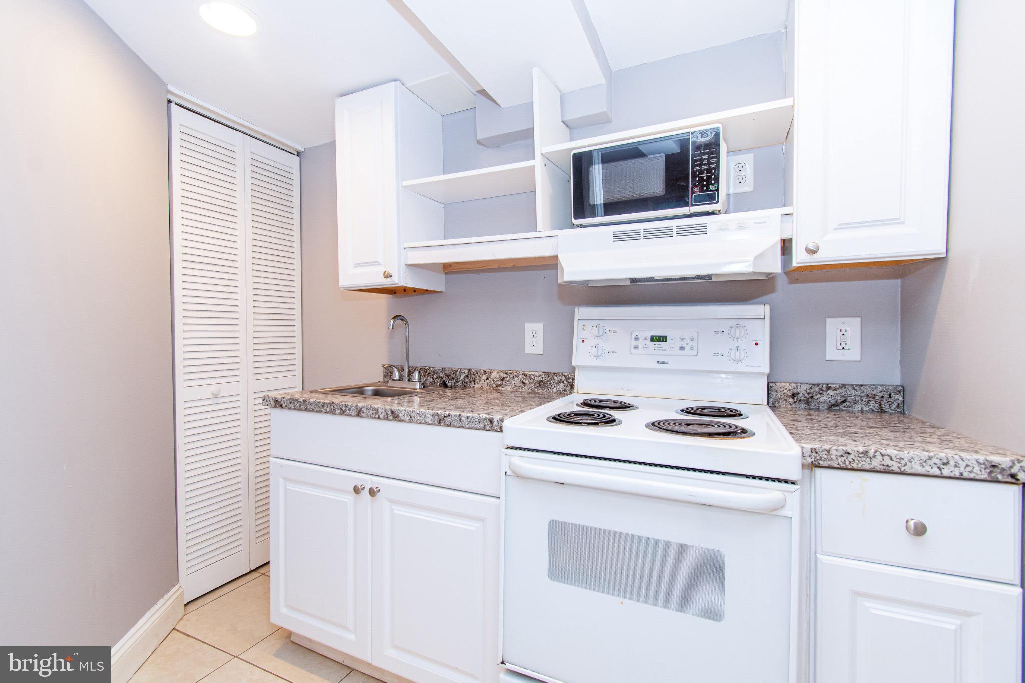 2039 Hillenwood Road Baltimore, MD 21239 - Photo 4 of 15