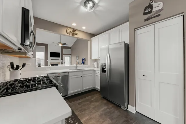 $319,000 | 907 Bluebell Circle, Joliet, IL 60431