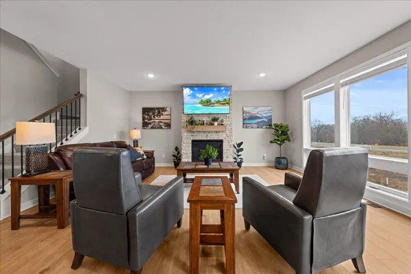 $879,900 | 10125 Shadyview Lane North, Maple Grove, MN 55311