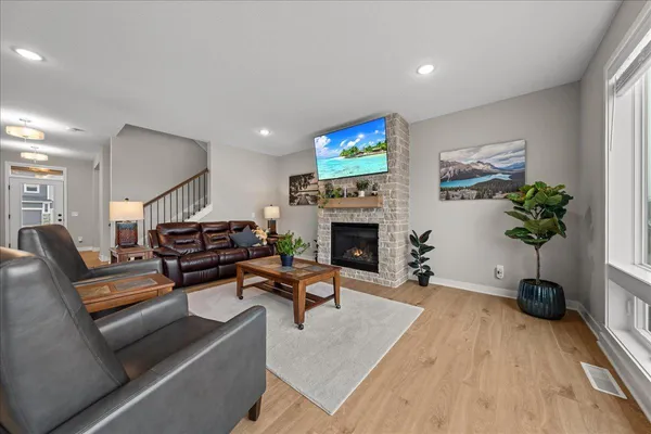 $879,900 | 10125 Shadyview Lane North, Maple Grove, MN 55311