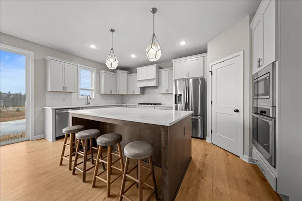 $879,900 | 10125 Shadyview Lane North, Maple Grove, MN 55311
