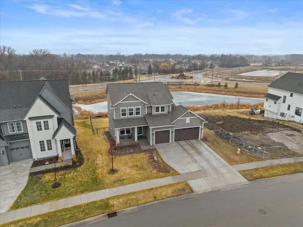 $879,900 | 10125 Shadyview Lane North, Maple Grove, MN 55311