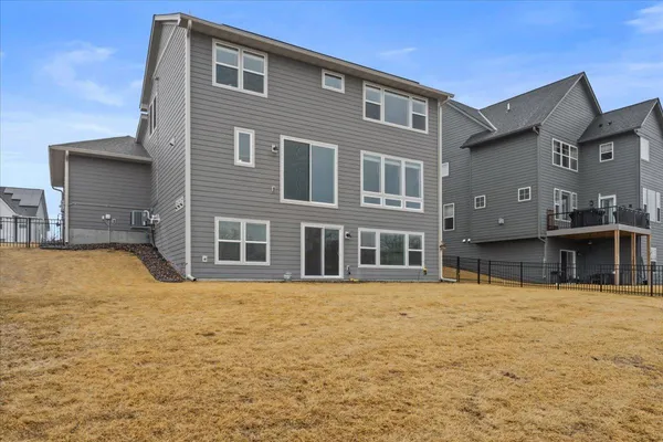 $879,900 | 10125 Shadyview Lane North, Maple Grove, MN 55311
