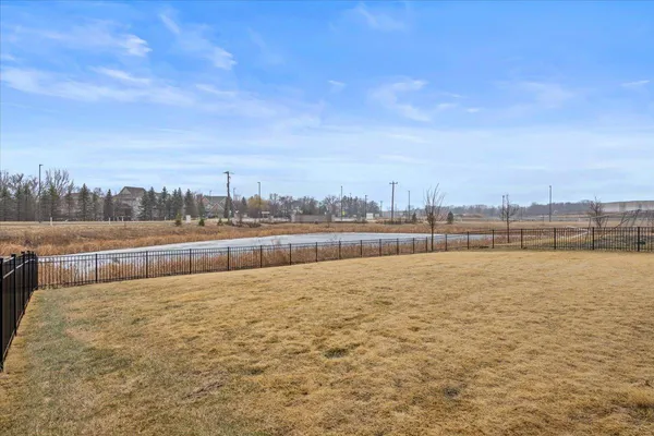 $879,900 | 10125 Shadyview Lane North, Maple Grove, MN 55311