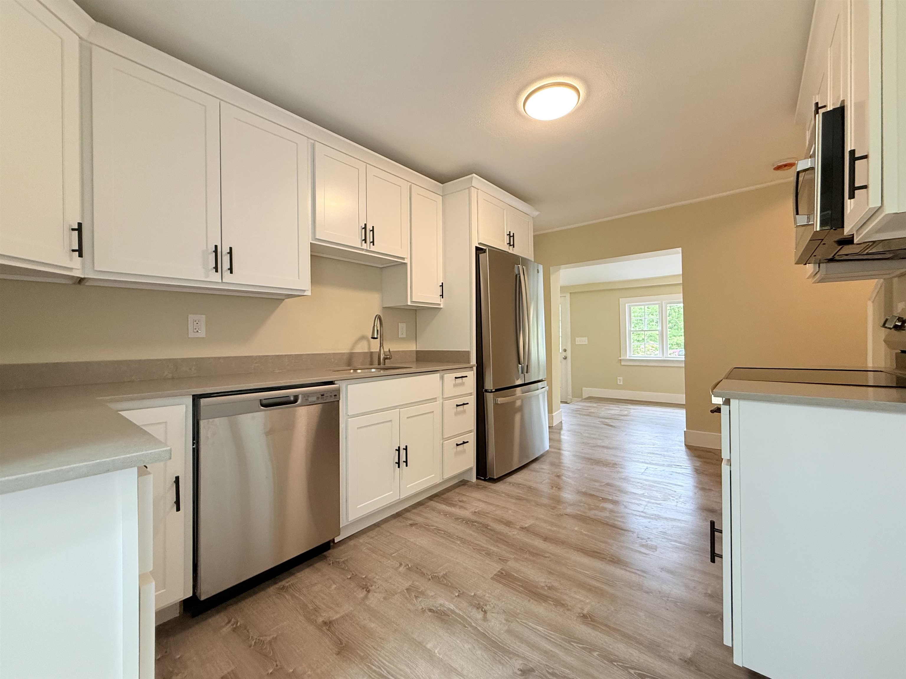 19 Depot Road Kingston, NH 03848 - Photo 5 of 32