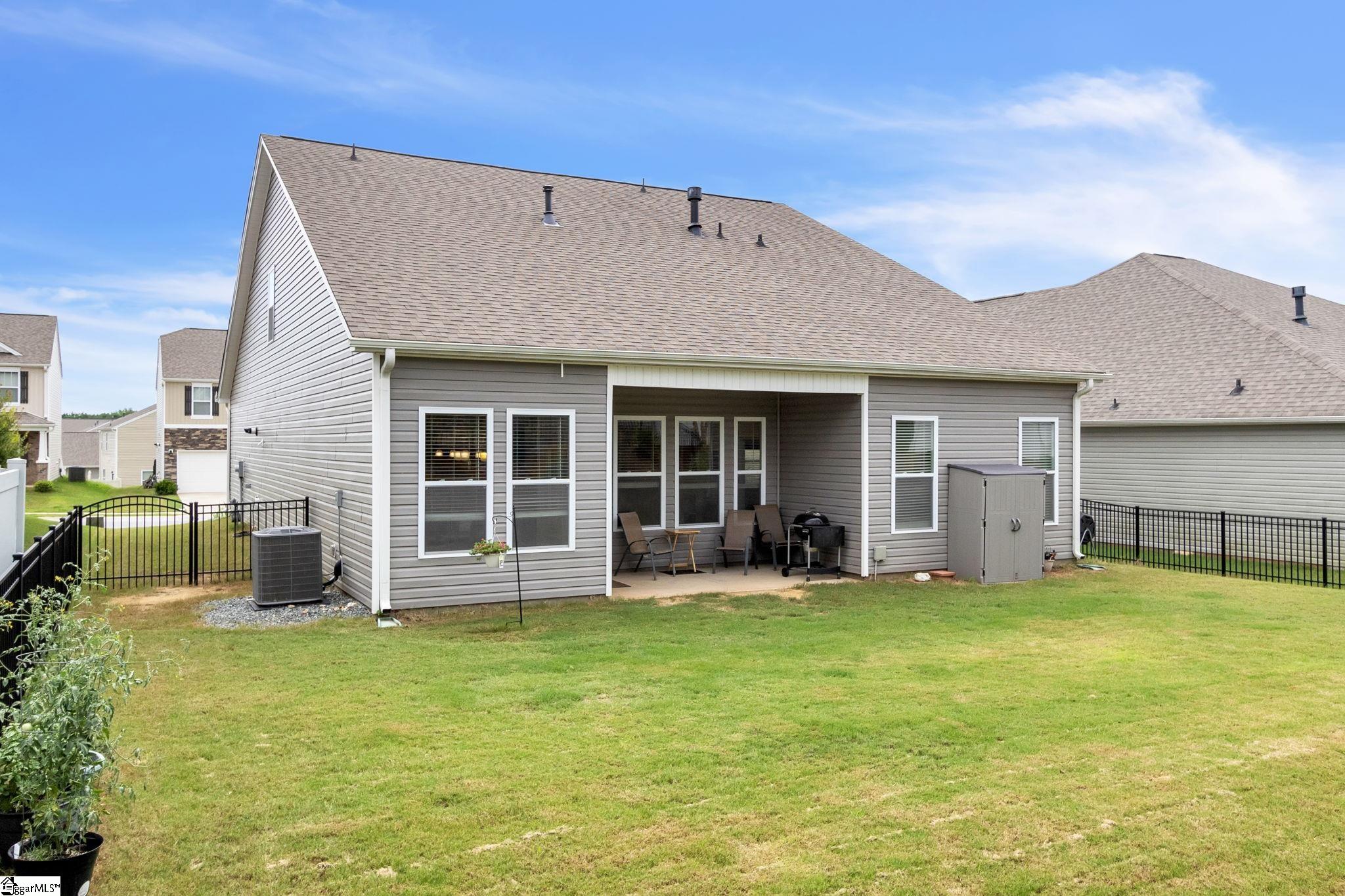 201 Yellow Fox Road Greer, SC 29650 - Photo 4 of 27 Gallery Image 4
