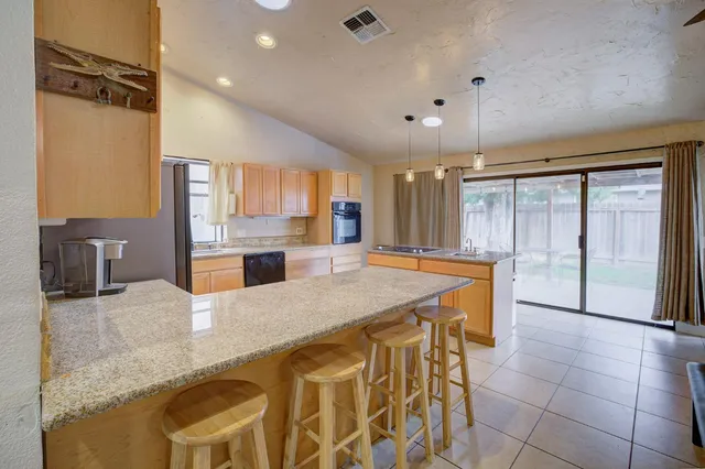 $425,000 | 6648 Branchwater Way, Citrus Heights, CA 95621