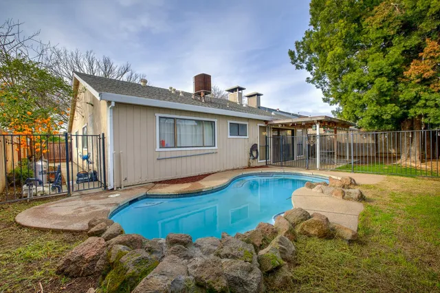 $425,000 | 6648 Branchwater Way, Citrus Heights, CA 95621