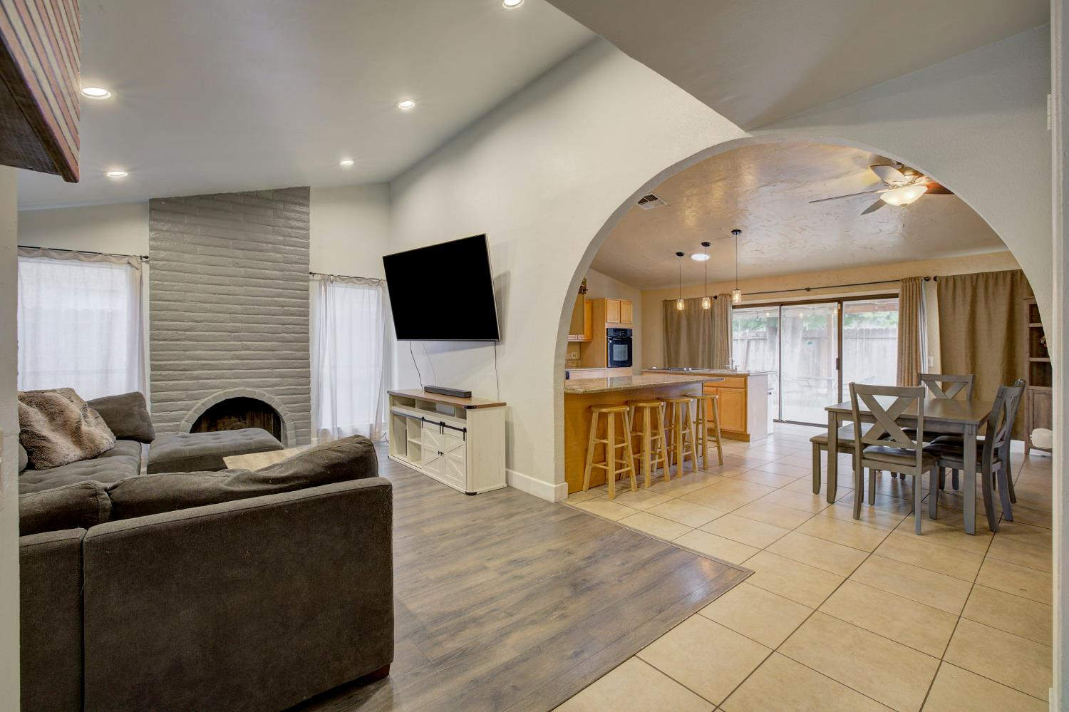 6648 Branchwater Way Citrus Heights, CA 95621 - Photo 4 of 28