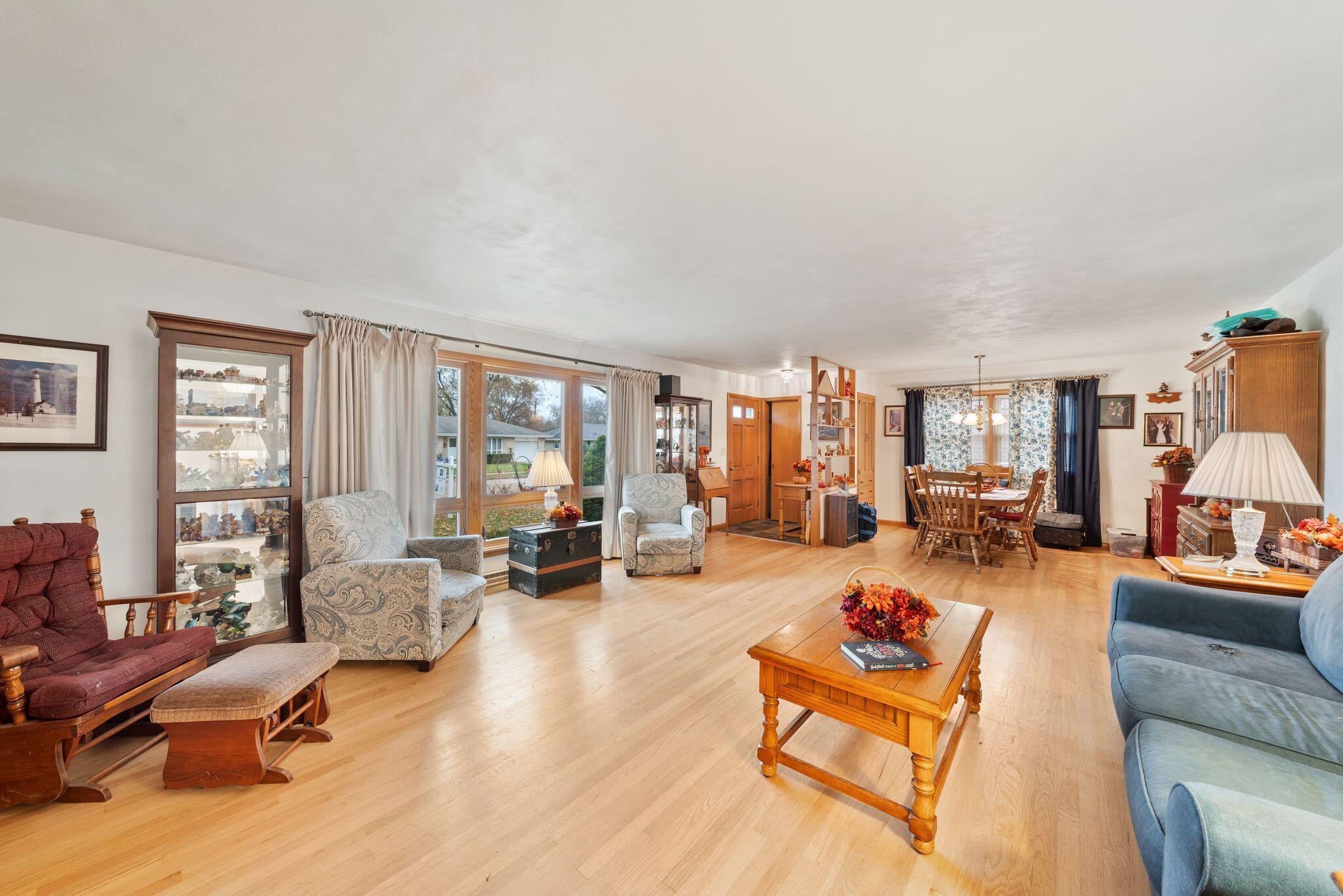 3722 St Clair Street Racine, WI 53402 - Photo 3 of 23 3722 St Clair (3)