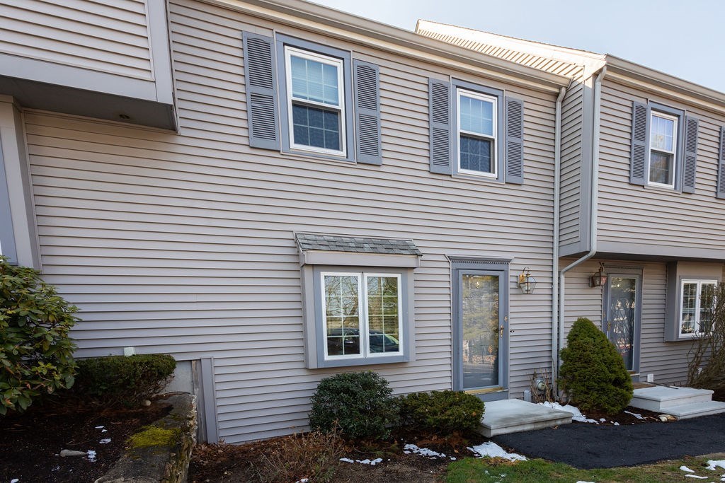 4 Oak Ridge Drive, Unit 4 Maynard, MA 01754 - Photo 3 of 23 Gallery Image 3